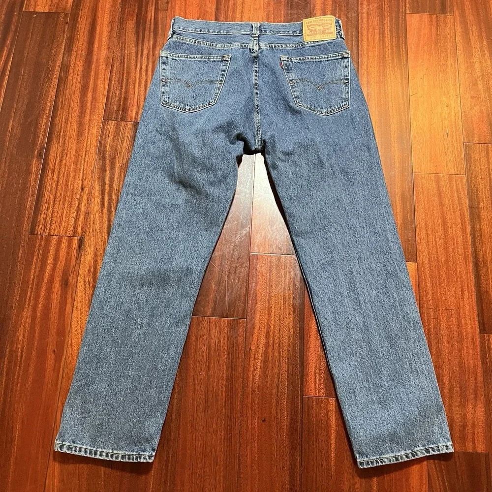 Levis Jeans Mens 34x30 Blue Medium Wash 100% Cotton Regular Fit TRUE TO SIZE EUC
